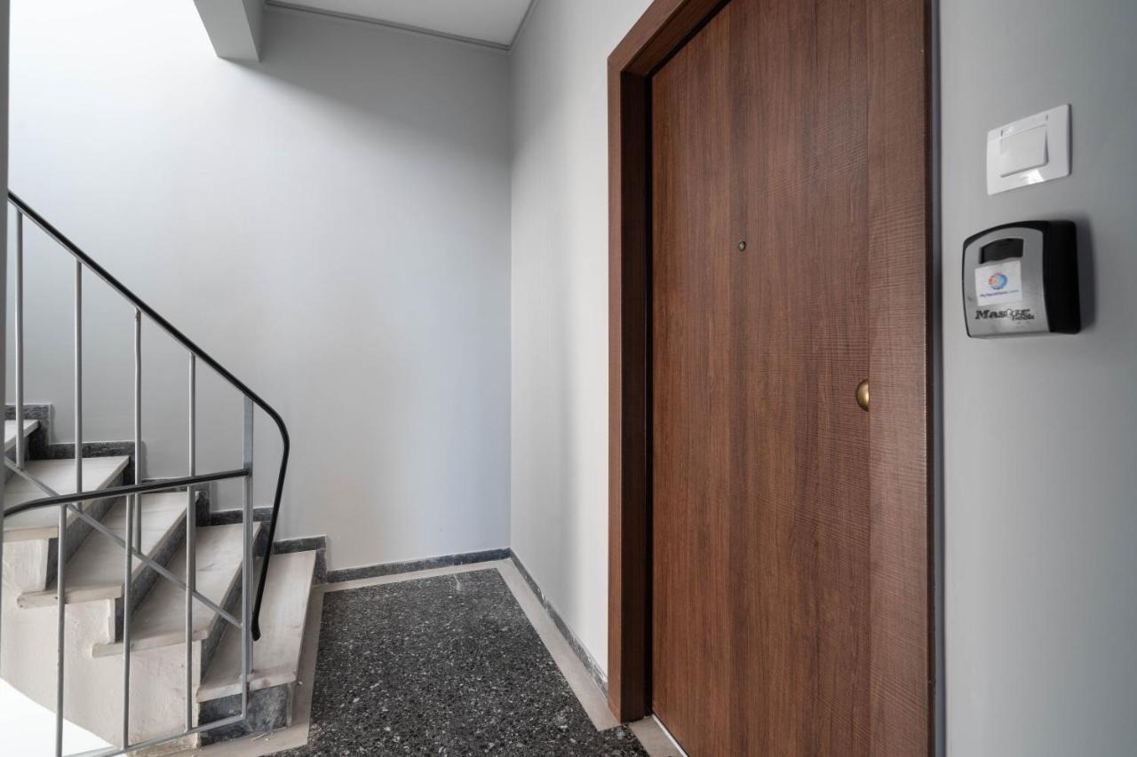 Urban Boho Apartment In Koukaki アテネ エクステリア 写真